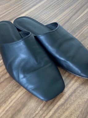 Everlane Black Leather Slip-On Mules